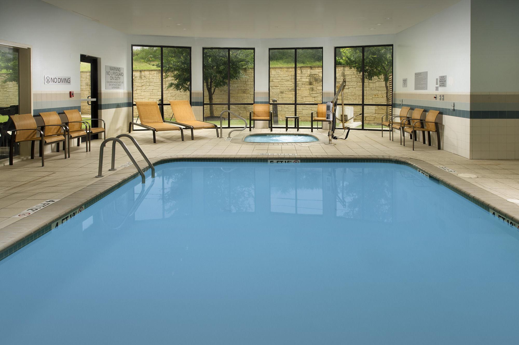 Courtyard By Marriott San Antonio Seaworld/Lackland Exterior photo