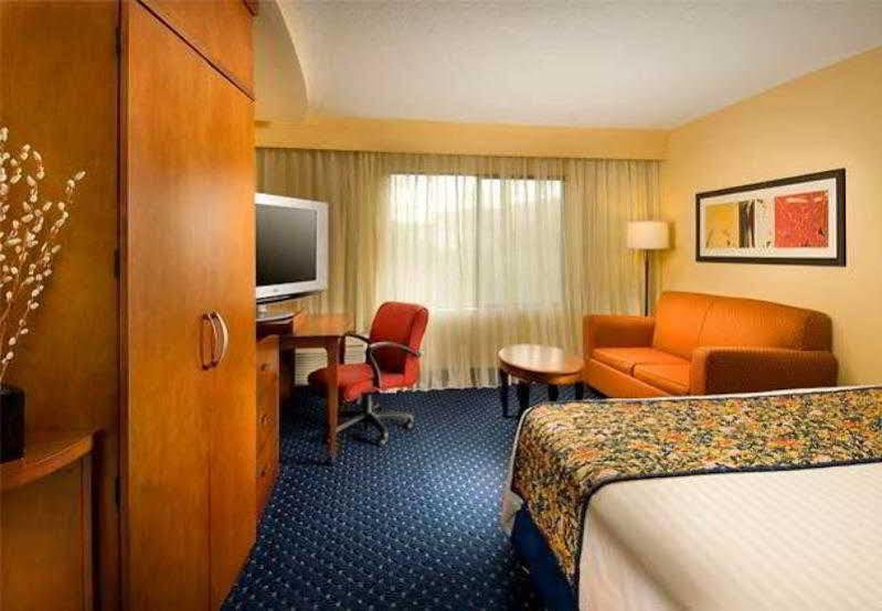Courtyard By Marriott San Antonio Seaworld/Lackland Exterior photo