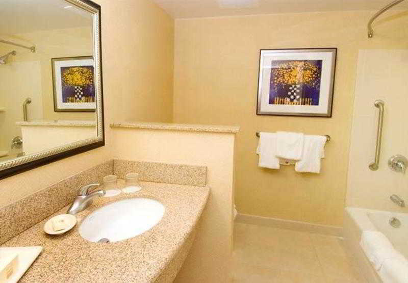 Courtyard By Marriott San Antonio Seaworld/Lackland Exterior photo
